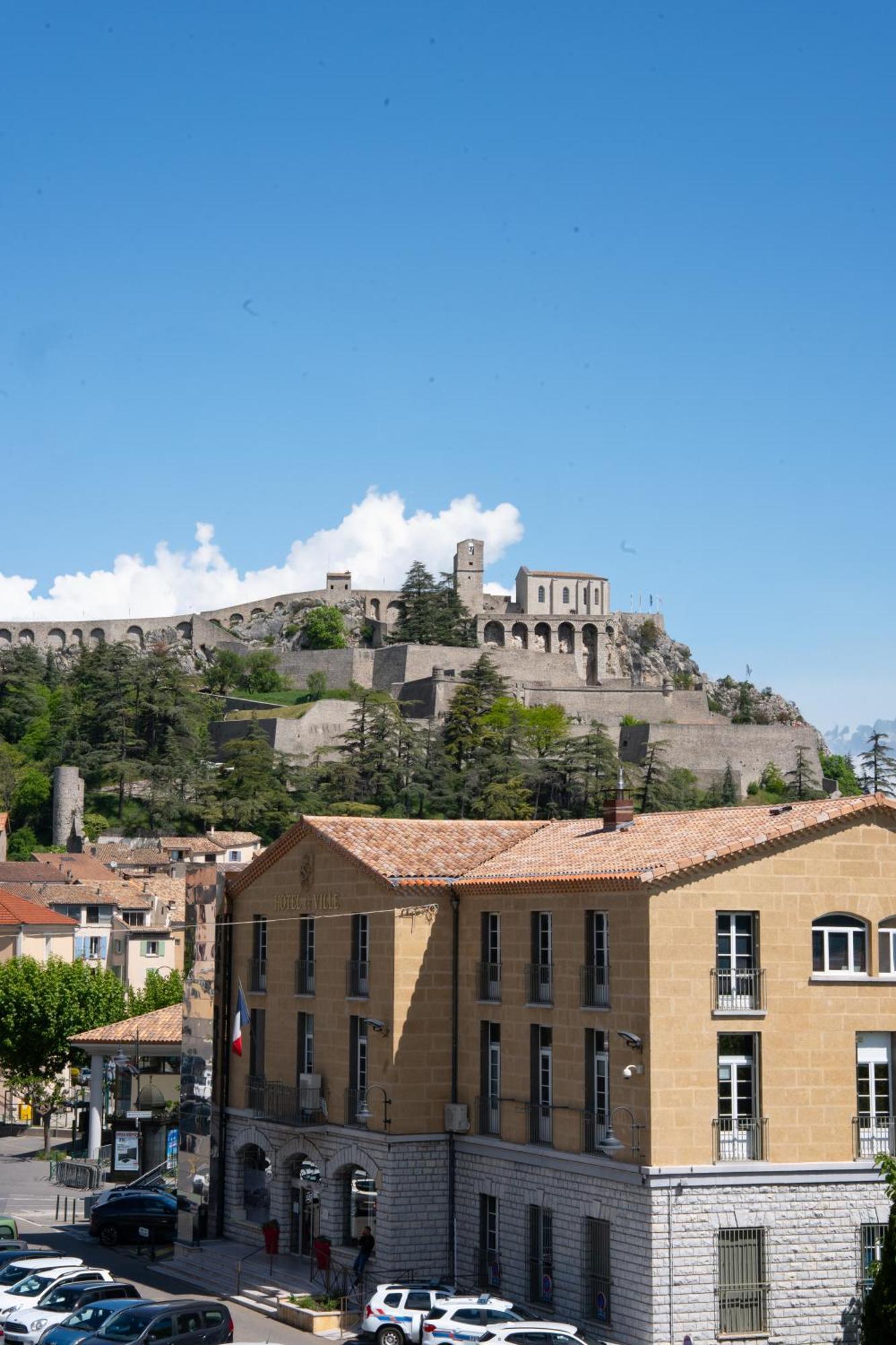 Appartement Centre De Sisteron Exterior foto